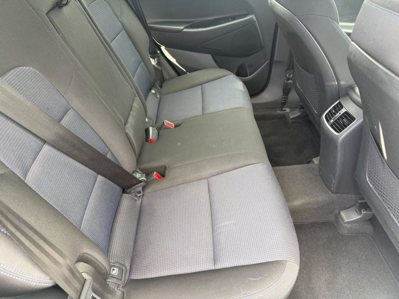2017 HYUNDAI TUCSON 1.7 CRDi Blue Drive SE Nav SUV 5dr Diesel Manual Euro 6 (s/s) (116 ps) - vehicle photo 15 for sale on PureCar