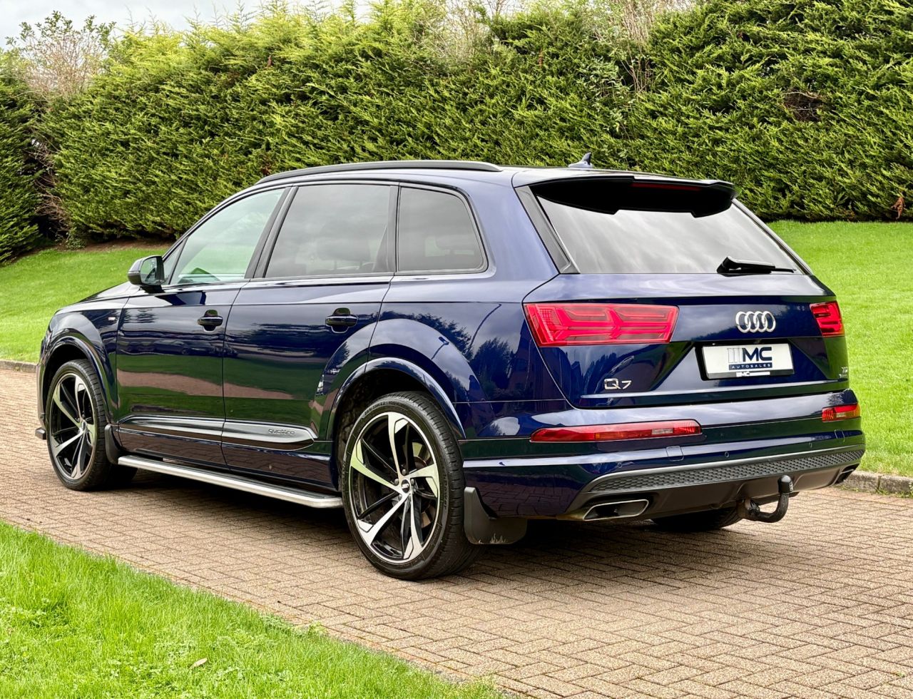 2018 AUDI Q7 S Line - vehicle photo 3 for sale on PureCar