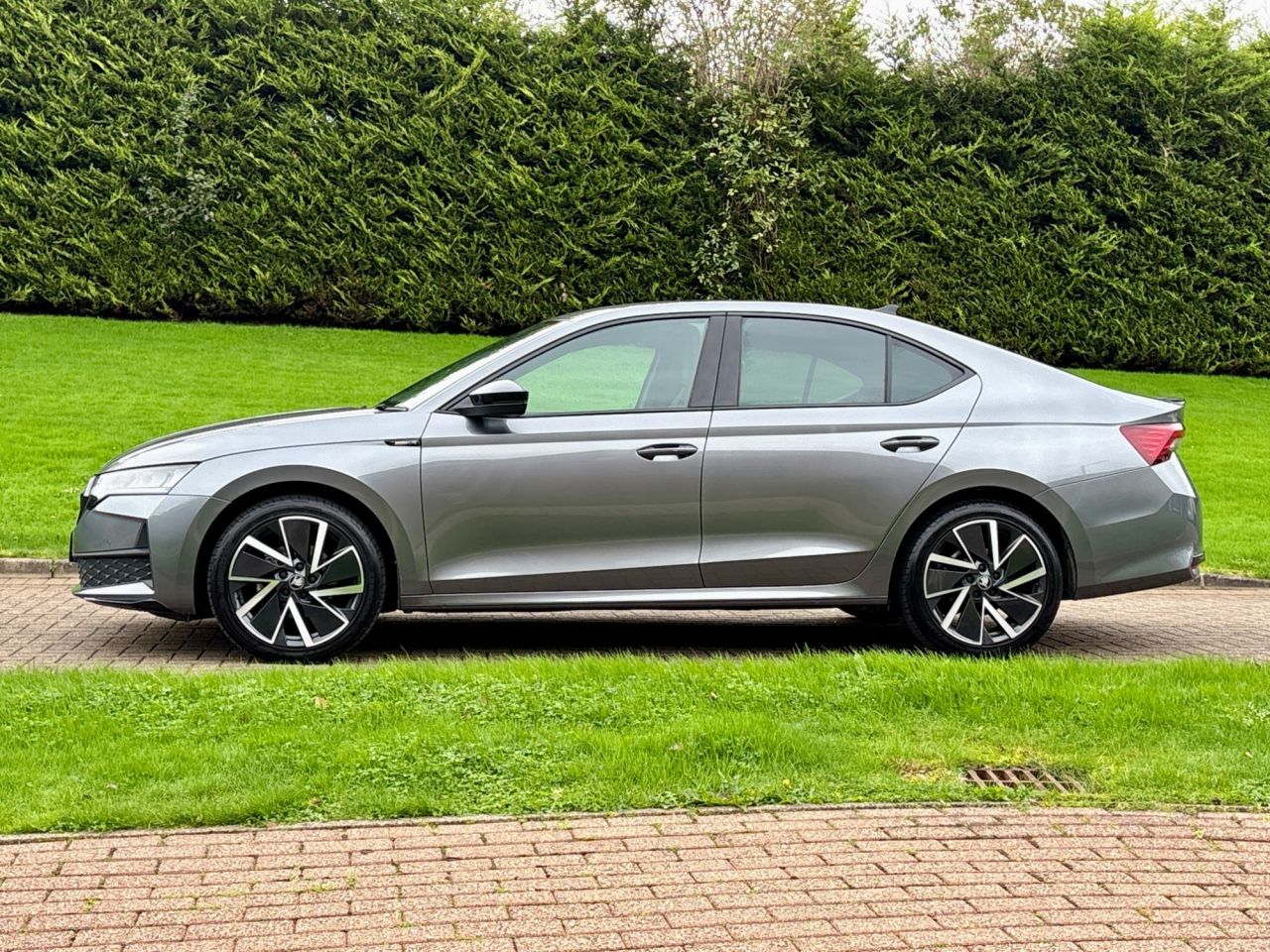 2026 SKODA OCTAVIA 2.0 TDI SportLine Hatchback 5dr Diesel DSG Euro 6 (s/s) (150 ps) - vehicle photo 8 for sale on PureCar