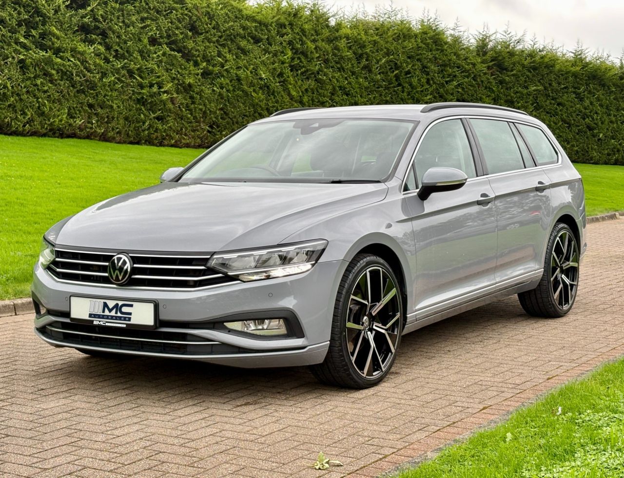 2022 VOLKSWAGEN PASSAT 2.0 TDI EVO SE Nav Estate 5dr Diesel DSG Euro 6 (s/s) (150 ps) - vehicle photo 2 for sale on PureCar
