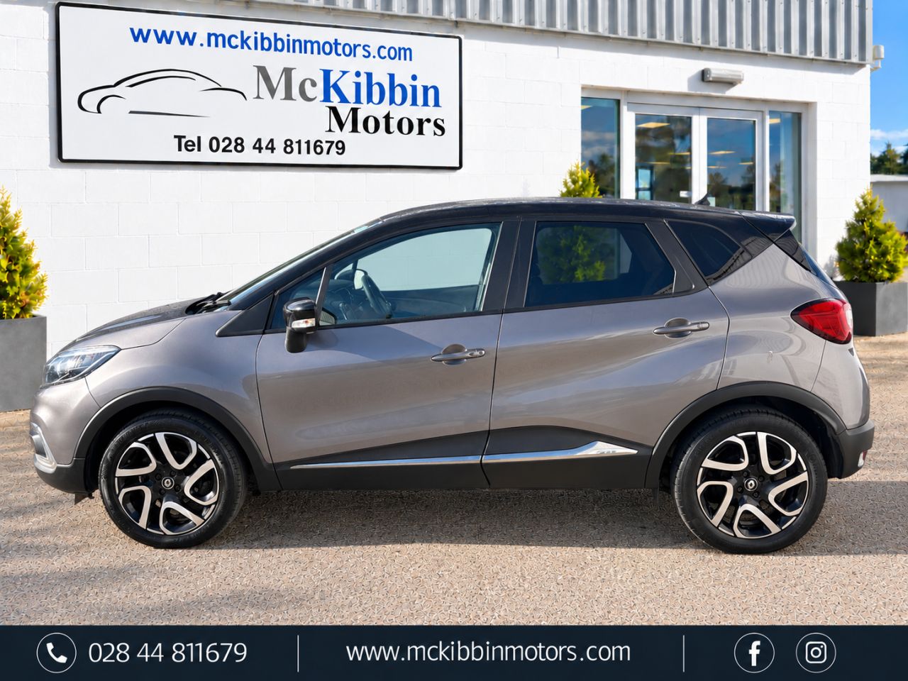 2018 RENAULT CAPTUR TCE Iconic - vehicle photo 4 for sale on PureCar