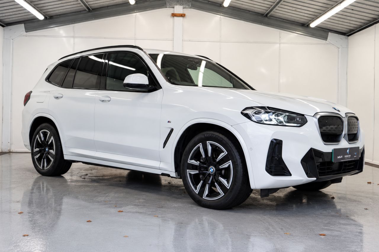 BMW IX3 2023