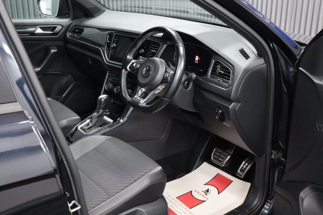 2019 VOLKSWAGEN T-ROC 2.0 TDI R-Line SUV 5dr Diesel DSG Euro 6 (s/s) (150 ps) GOOD LONG MOT / SPA - vehicle photo 26 for sale on PureCar