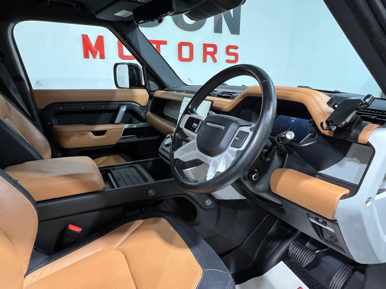 2023 LAND ROVER DEFENDER 110 3.0 D250 MHEV X-Dynamic HSE SUV 5dr Diesel Auto 4WD Euro 6 (s/s) (250 ps) 7 - vehicle photo 8 for sale on PureCar