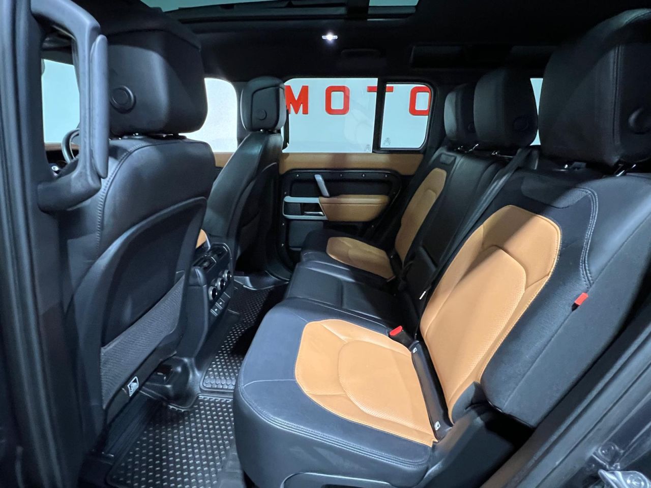 2023 LAND ROVER DEFENDER 110 3.0 D250 MHEV X-Dynamic HSE SUV 5dr Diesel Auto 4WD Euro 6 (s/s) (250 ps) 7 - vehicle photo 17 for sale on PureCar