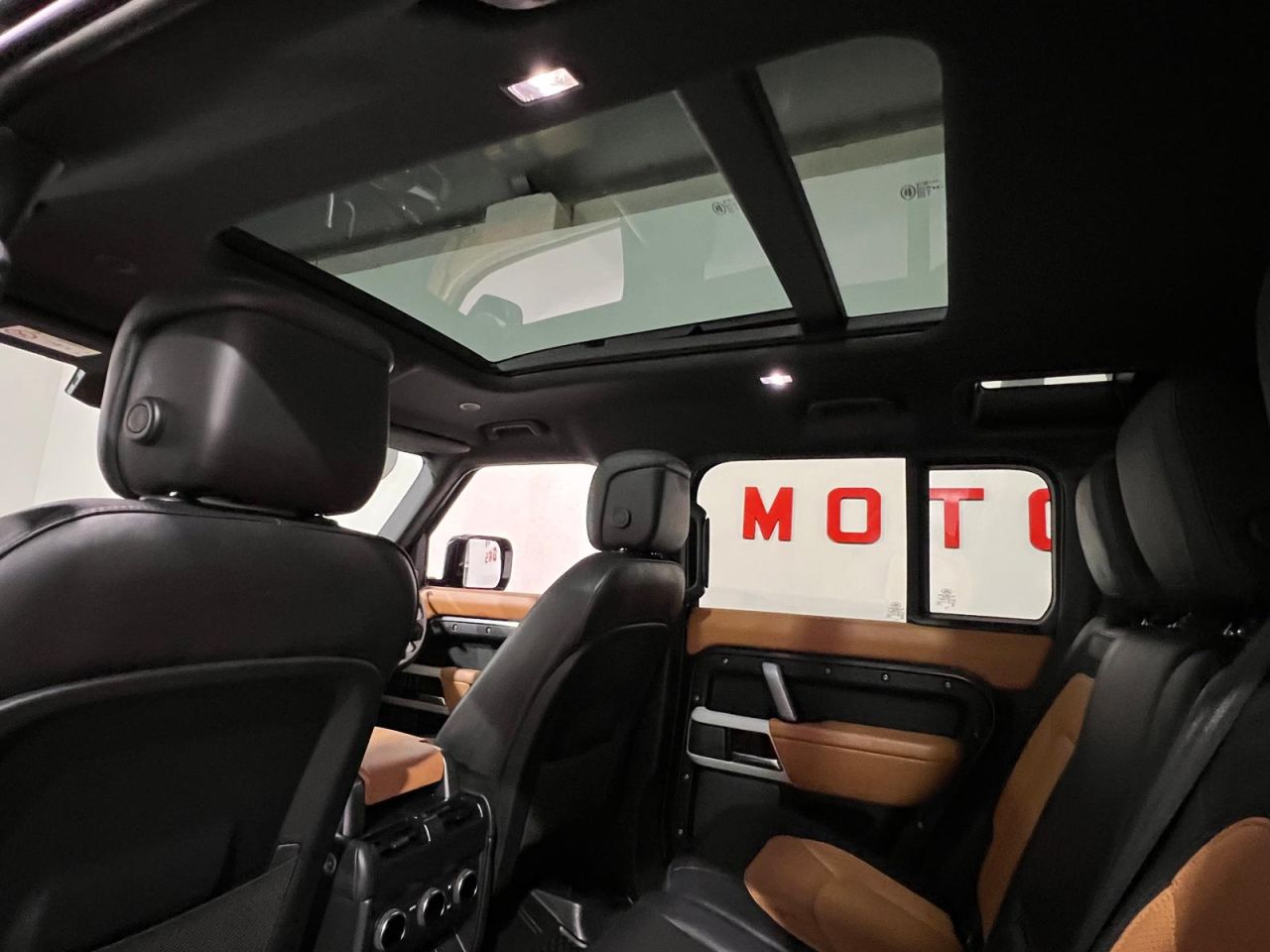 2023 LAND ROVER DEFENDER 110 3.0 D250 MHEV X-Dynamic HSE SUV 5dr Diesel Auto 4WD Euro 6 (s/s) (250 ps) 7 - vehicle photo 16 for sale on PureCar