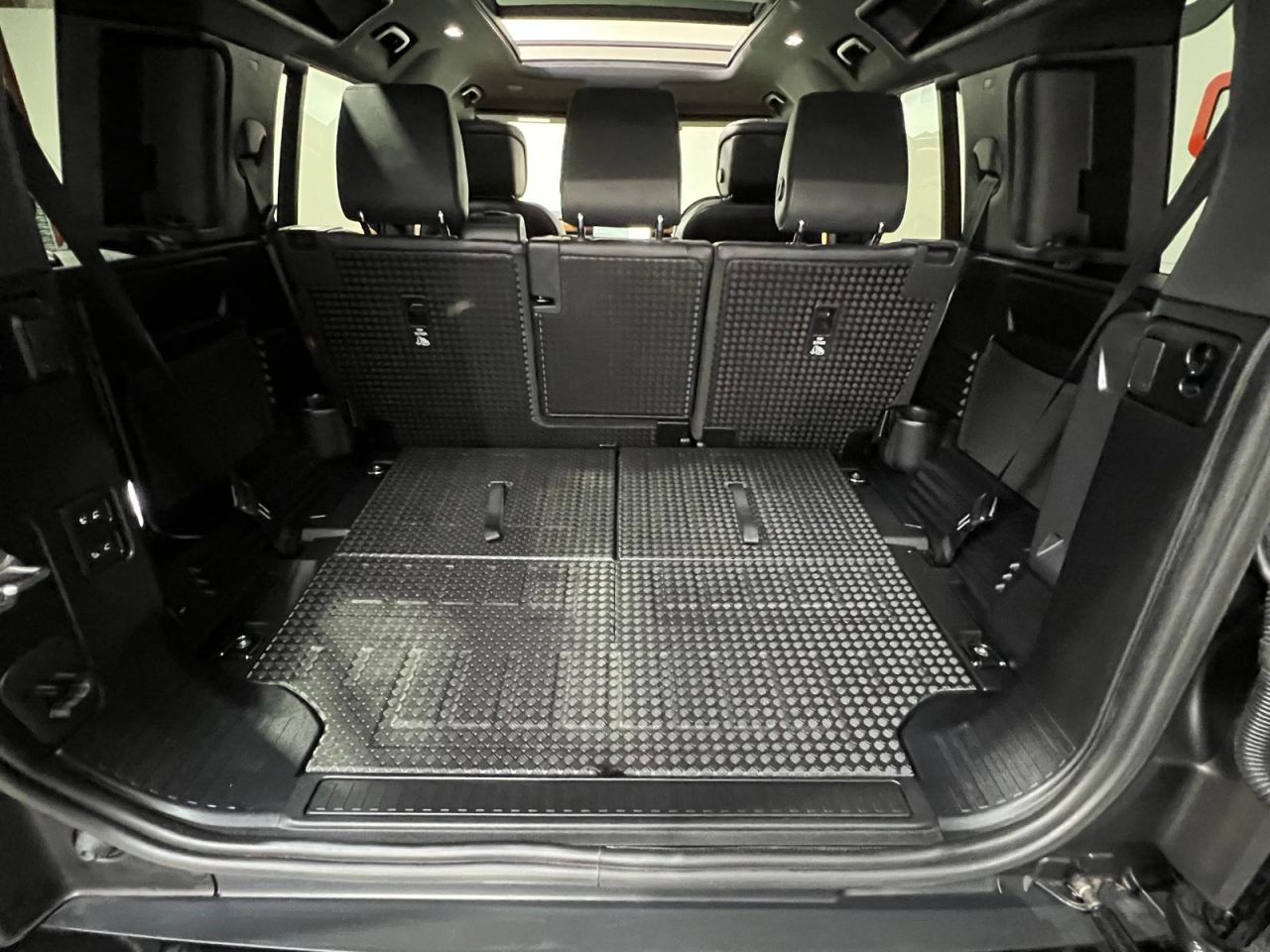 2023 LAND ROVER DEFENDER 110 3.0 D250 MHEV X-Dynamic HSE SUV 5dr Diesel Auto 4WD Euro 6 (s/s) (250 ps) 7 - vehicle photo 15 for sale on PureCar