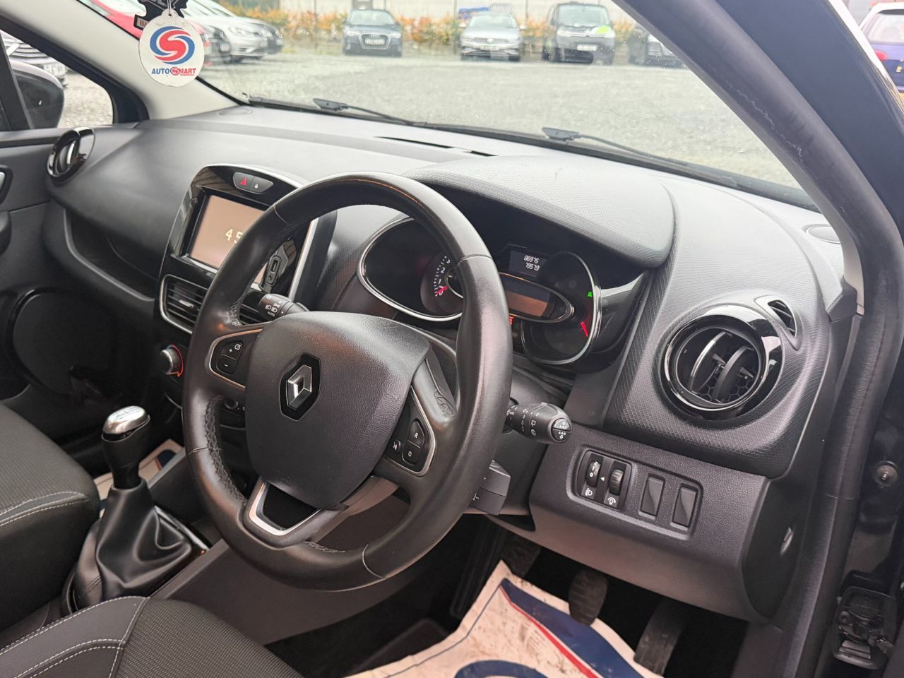2018 RENAULT CLIO 1.2 16V Dynamique Nav Hatchback 5dr Petrol Manual Euro 6 (75 ps) - vehicle photo 9 for sale on PureCar