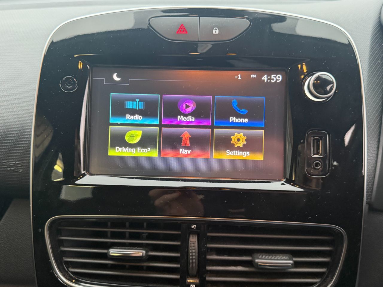 2018 RENAULT CLIO 1.2 16V Dynamique Nav Hatchback 5dr Petrol Manual Euro 6 (75 ps) - vehicle photo 11 for sale on PureCar