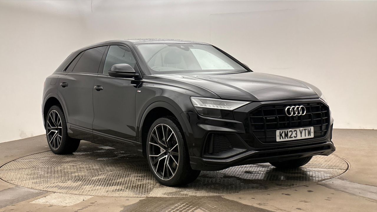 AUDI Q8 2023