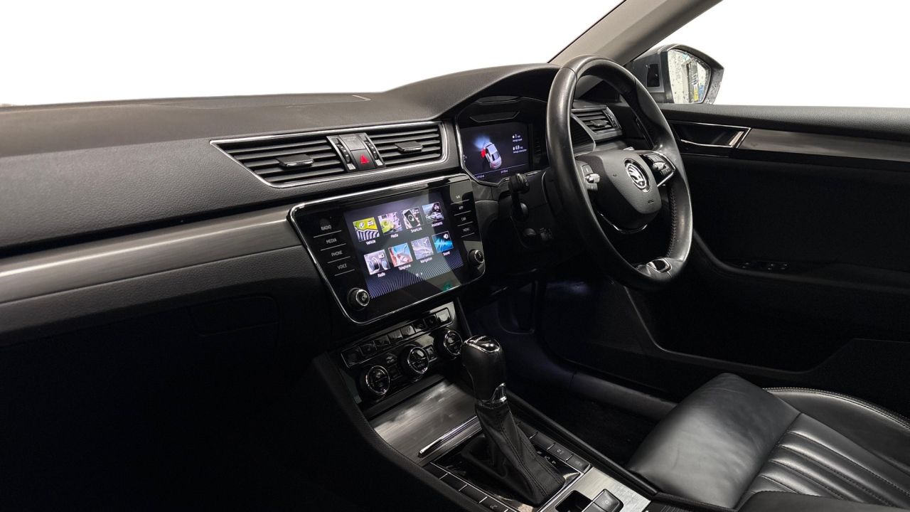 2022 SKODA SUPERB 2.0 TDI SE L Hatchback 5dr Diesel DSG Euro 6 (s/s) (150 ps) - vehicle photo 2 for sale on PureCar