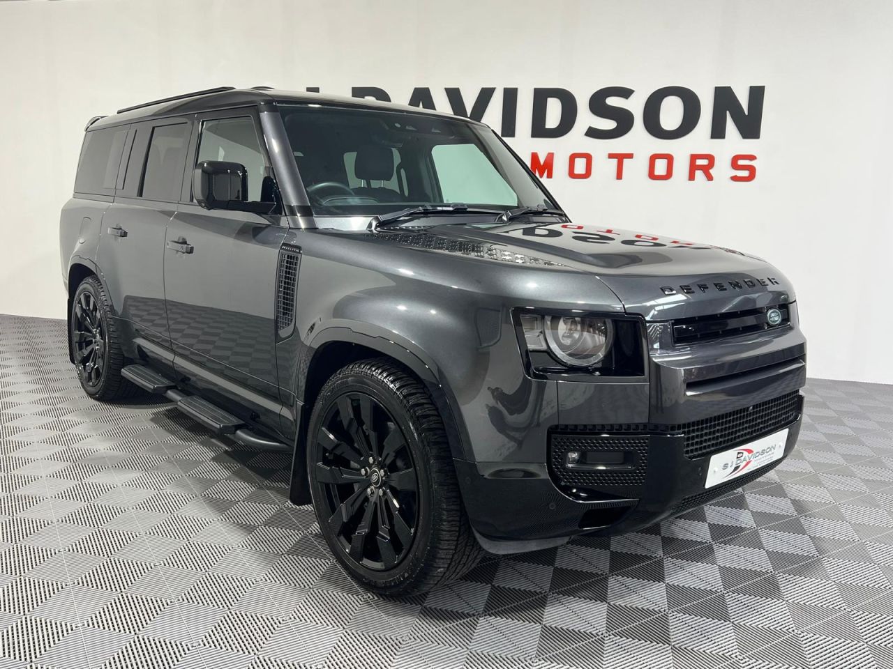 LAND ROVER DEFENDER 130 2025