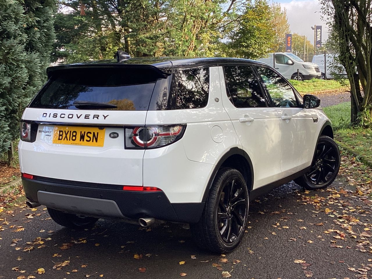 2018 LAND ROVER DISCOVERY SPORT 2.0 TD4 HSE Black SUV 5dr Diesel Auto 4WD Euro 6 (s/s) (180 ps) - vehicle photo 2 for sale on PureCar