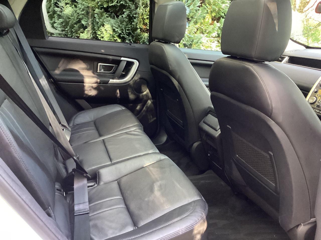2018 LAND ROVER DISCOVERY SPORT 2.0 TD4 HSE Black SUV 5dr Diesel Auto 4WD Euro 6 (s/s) (180 ps) - vehicle photo 13 for sale on PureCar