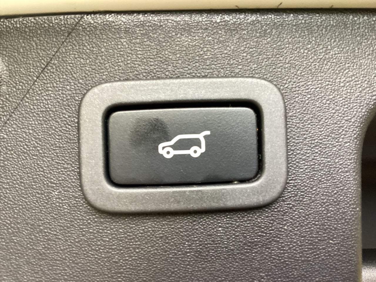2018 LAND ROVER DISCOVERY SPORT 2.0 TD4 HSE Black SUV 5dr Diesel Auto 4WD Euro 6 (s/s) (180 ps) - vehicle photo 20 for sale on PureCar