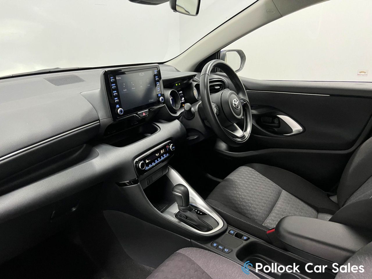 2023 TOYOTA YARIS 1.5 VVT-h Design Hatchback 5dr Petrol Hybrid E-CVT Euro 6 (s/s) (116 ps) Fu - vehicle photo 28 for sale on PureCar