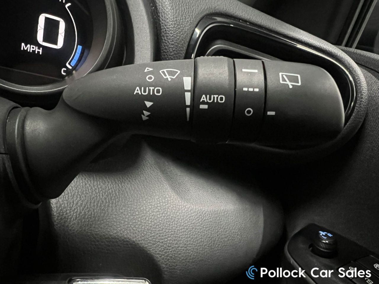 2023 TOYOTA YARIS 1.5 VVT-h Design Hatchback 5dr Petrol Hybrid E-CVT Euro 6 (s/s) (116 ps) Fu - vehicle photo 41 for sale on PureCar