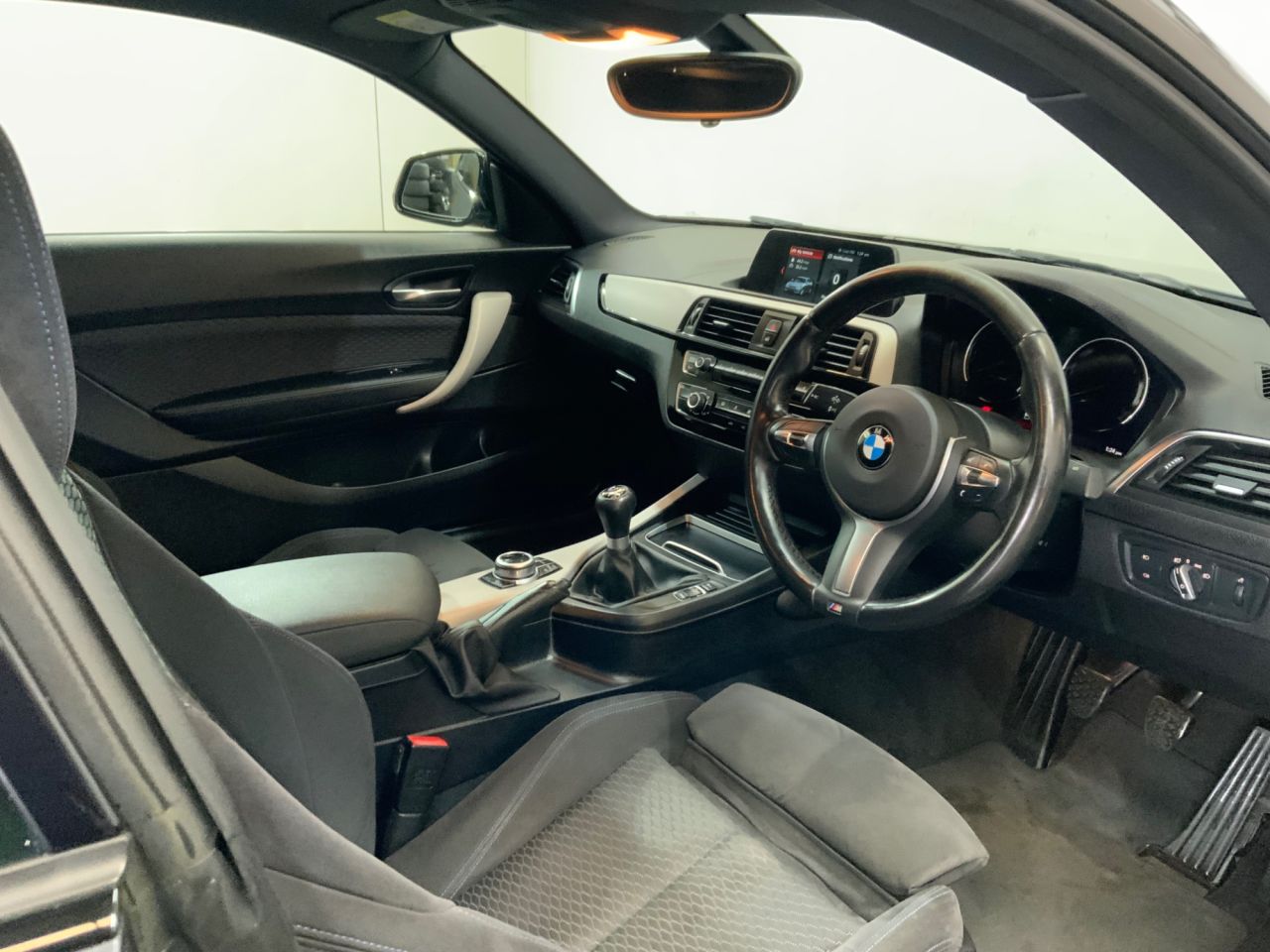 2018 BMW 2 SERIES 2.0 220d M Sport Coupe 2dr Diesel Manual Euro 6 (s/s) (190 ps) - vehicle photo 11 for sale on PureCar