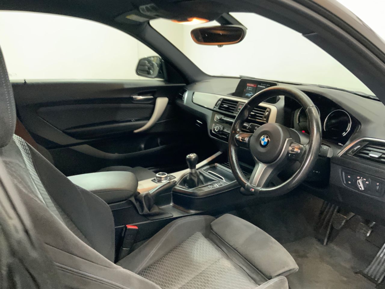 2018 BMW 2 SERIES 2.0 220d M Sport Coupe 2dr Diesel Manual Euro 6 (s/s) (190 ps) - vehicle photo 13 for sale on PureCar