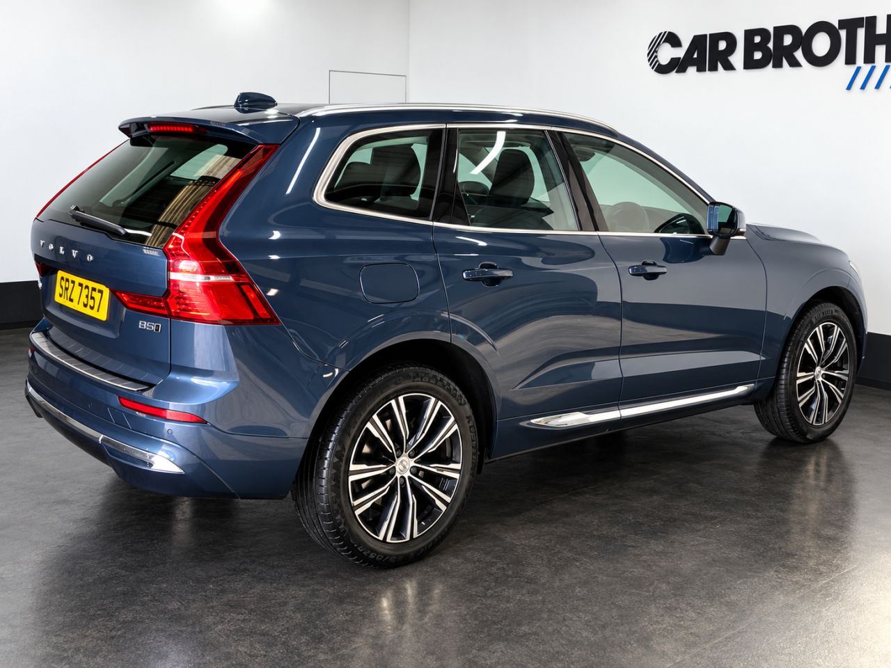 2021 VOLVO XC60 2.0 B5 MHEV Inscription SUV 5dr Petrol Hybrid Auto AWD Euro 6 (s/s) (250 ps - vehicle photo 4 for sale on PureCar