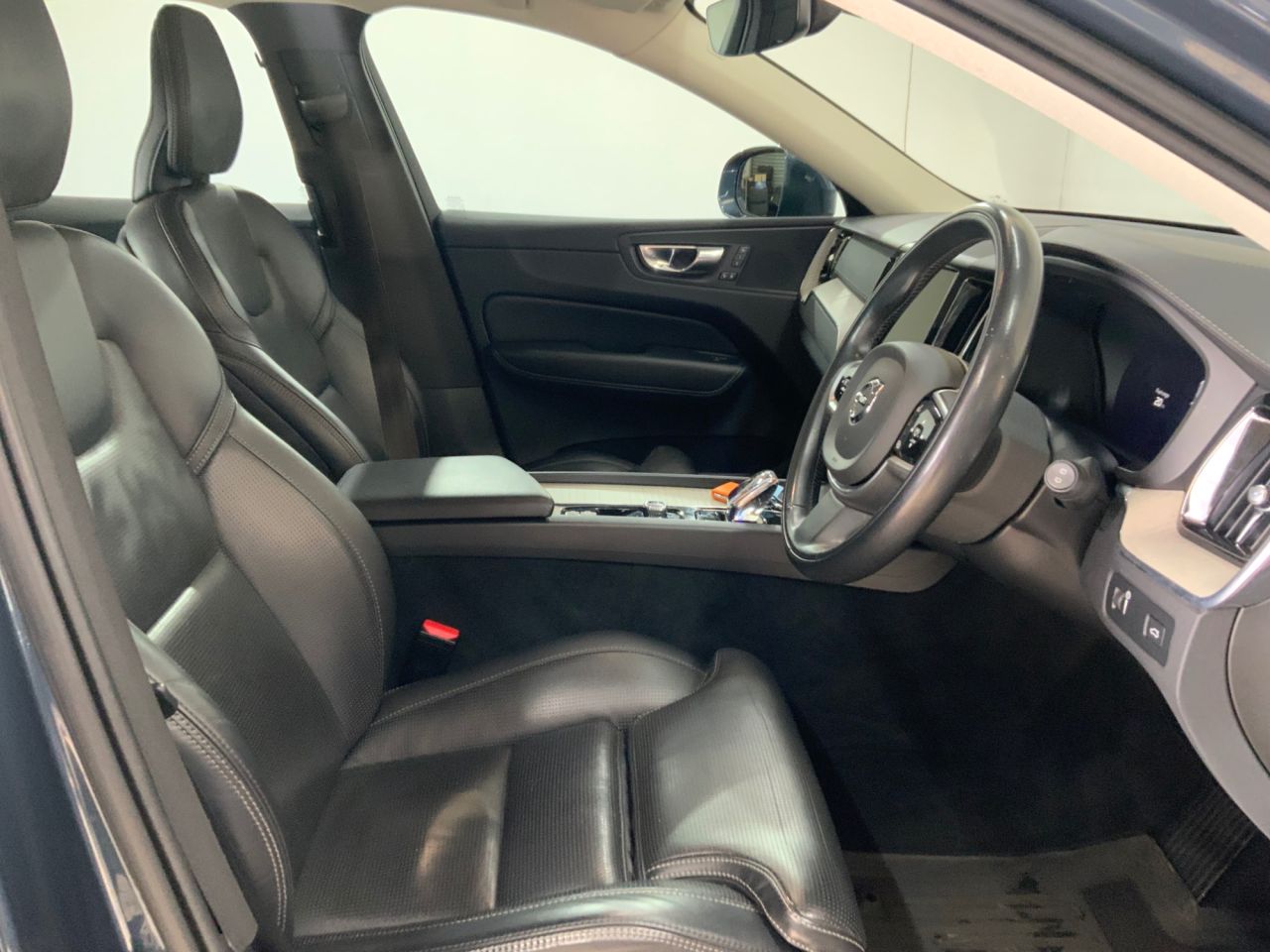 2021 VOLVO XC60 2.0 B5 MHEV Inscription SUV 5dr Petrol Hybrid Auto AWD Euro 6 (s/s) (250 ps - vehicle photo 19 for sale on PureCar