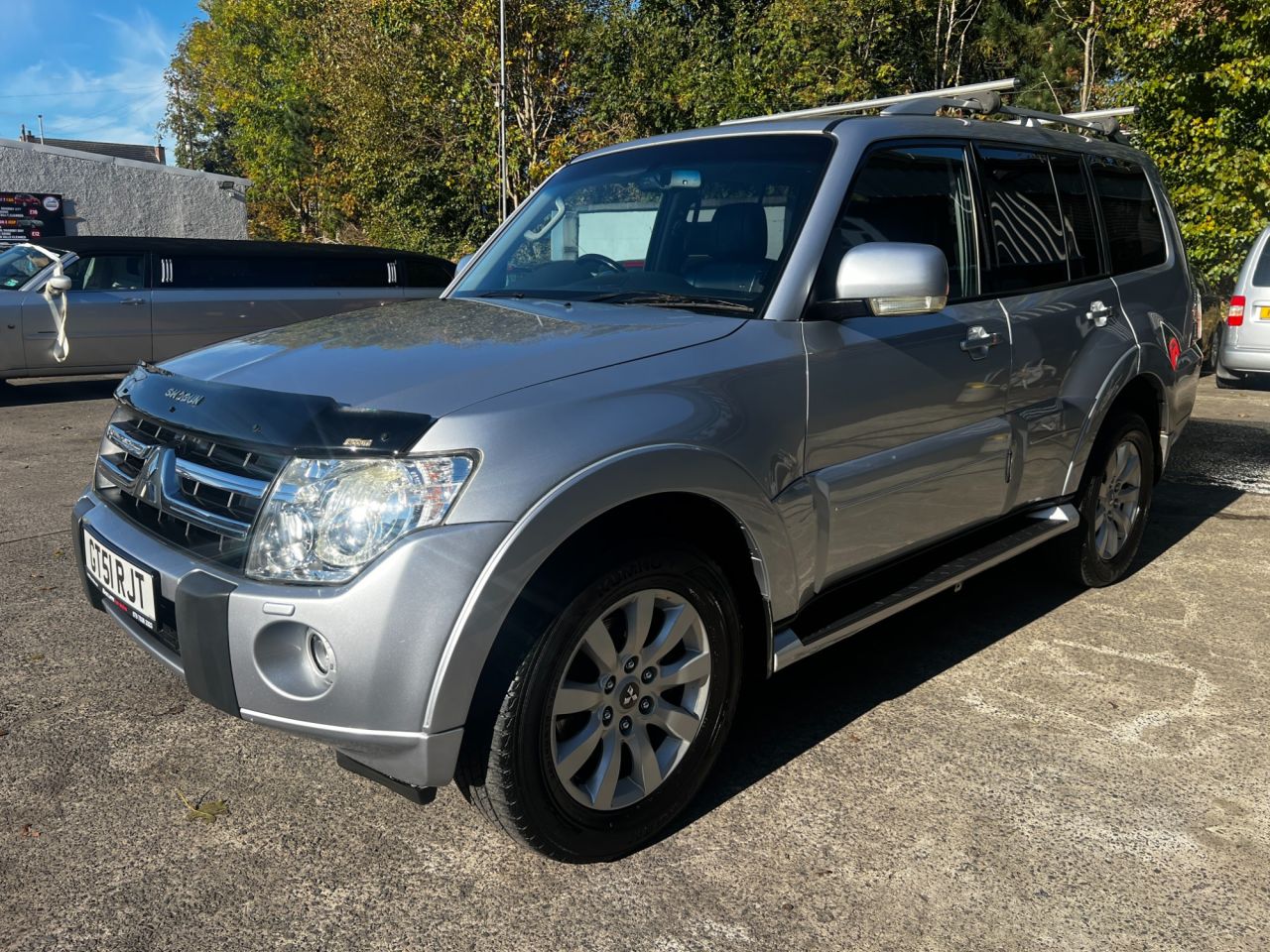 2011 MITSUBISHI SHOGUN 3.2 DI-DC Elegance SUV 5dr Diesel Auto 4WD Euro 5 LWB (197 ps) - vehicle photo 3 for sale on PureCar