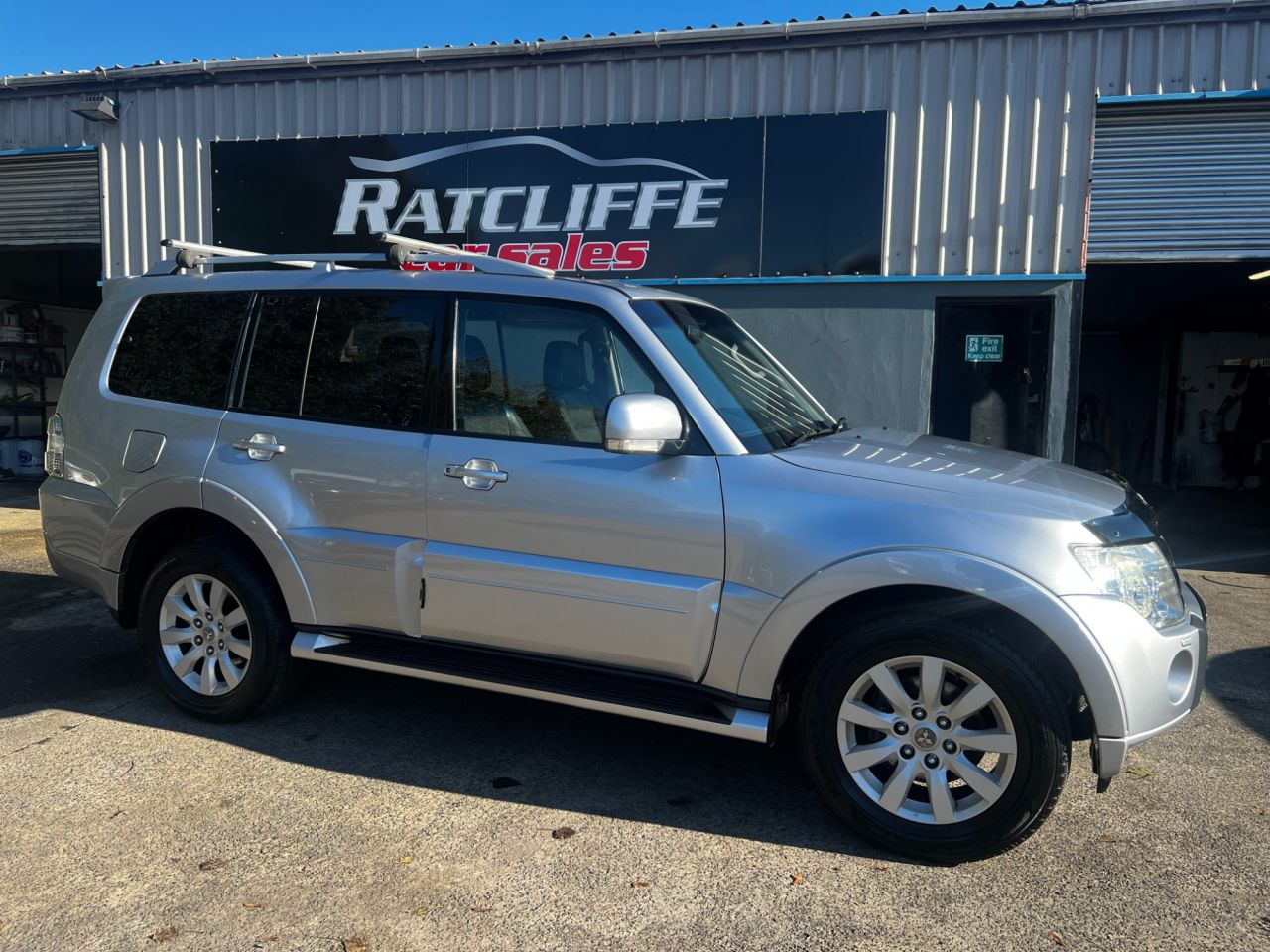 2011 MITSUBISHI SHOGUN 3.2 DI-DC Elegance SUV 5dr Diesel Auto 4WD Euro 5 LWB (197 ps) - vehicle photo 7 for sale on PureCar