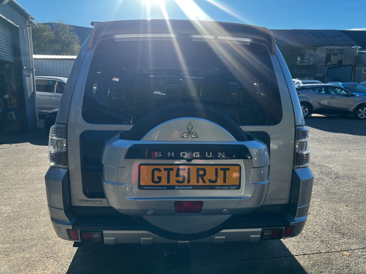 2011 MITSUBISHI SHOGUN 3.2 DI-DC Elegance SUV 5dr Diesel Auto 4WD Euro 5 LWB (197 ps) - vehicle photo 5 for sale on PureCar