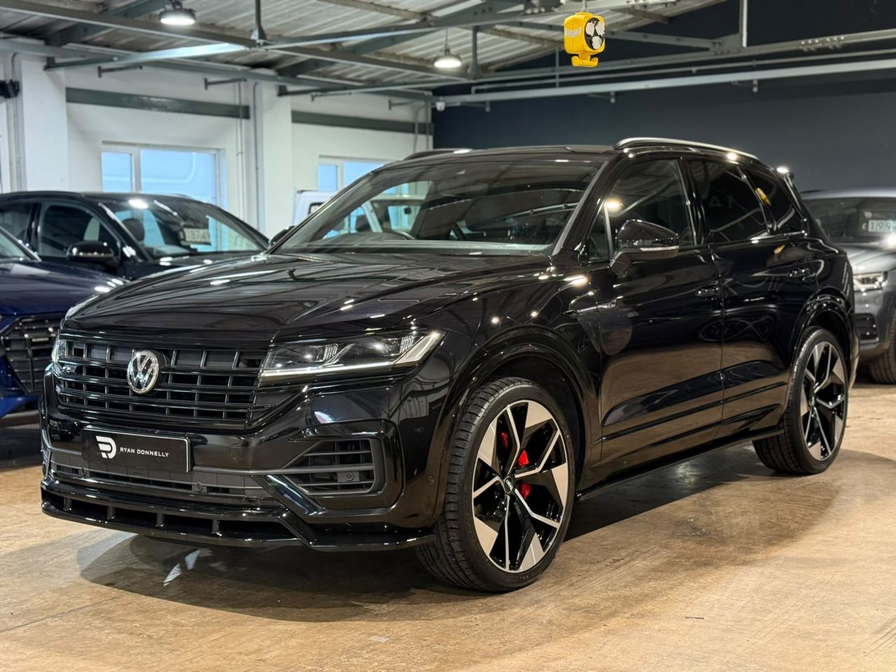 2018 VOLKSWAGEN TOUAREG 3.0 TDI V6 R-Line Tech SUV 5dr Diesel Tiptronic 4Motion Euro 6 (s/s) (286 p - vehicle photo 2 for sale on PureCar