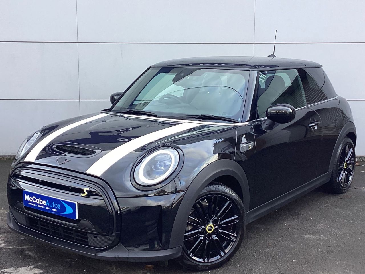 2022 MINI Electric Hatch Cooper SE 32.6kWh Level 2 Hatchback 3dr Electric Auto (184 ps) Only 9,200 m - vehicle photo 3 for sale on PureCar