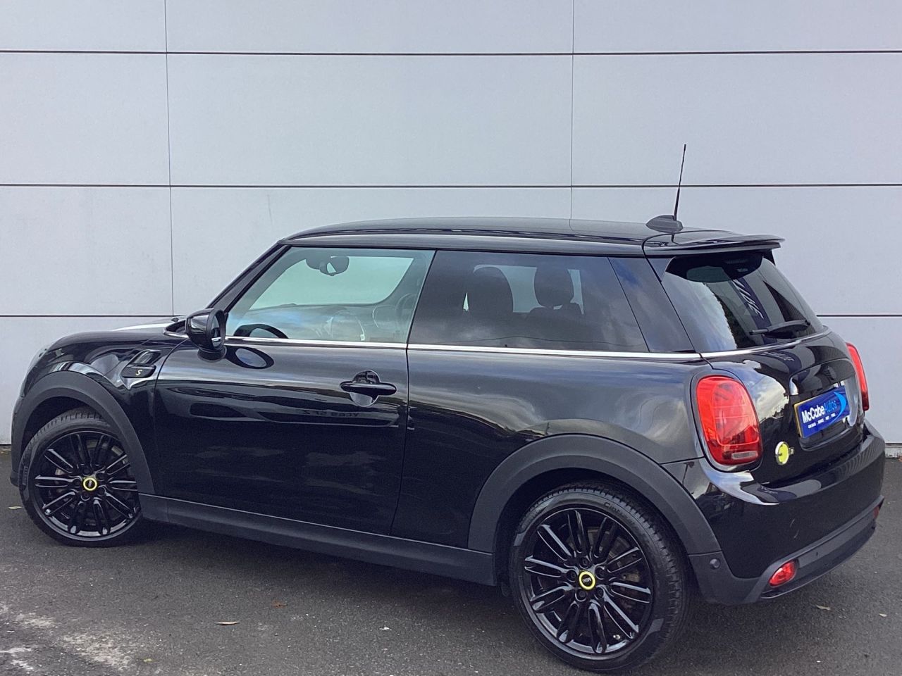 2022 MINI Electric Hatch Cooper SE 32.6kWh Level 2 Hatchback 3dr Electric Auto (184 ps) Only 9,200 m - vehicle photo 4 for sale on PureCar