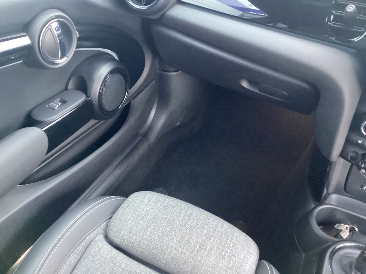 2022 MINI Electric Hatch Cooper SE 32.6kWh Level 2 Hatchback 3dr Electric Auto (184 ps) Only 9,200 m - vehicle photo 8 for sale on PureCar
