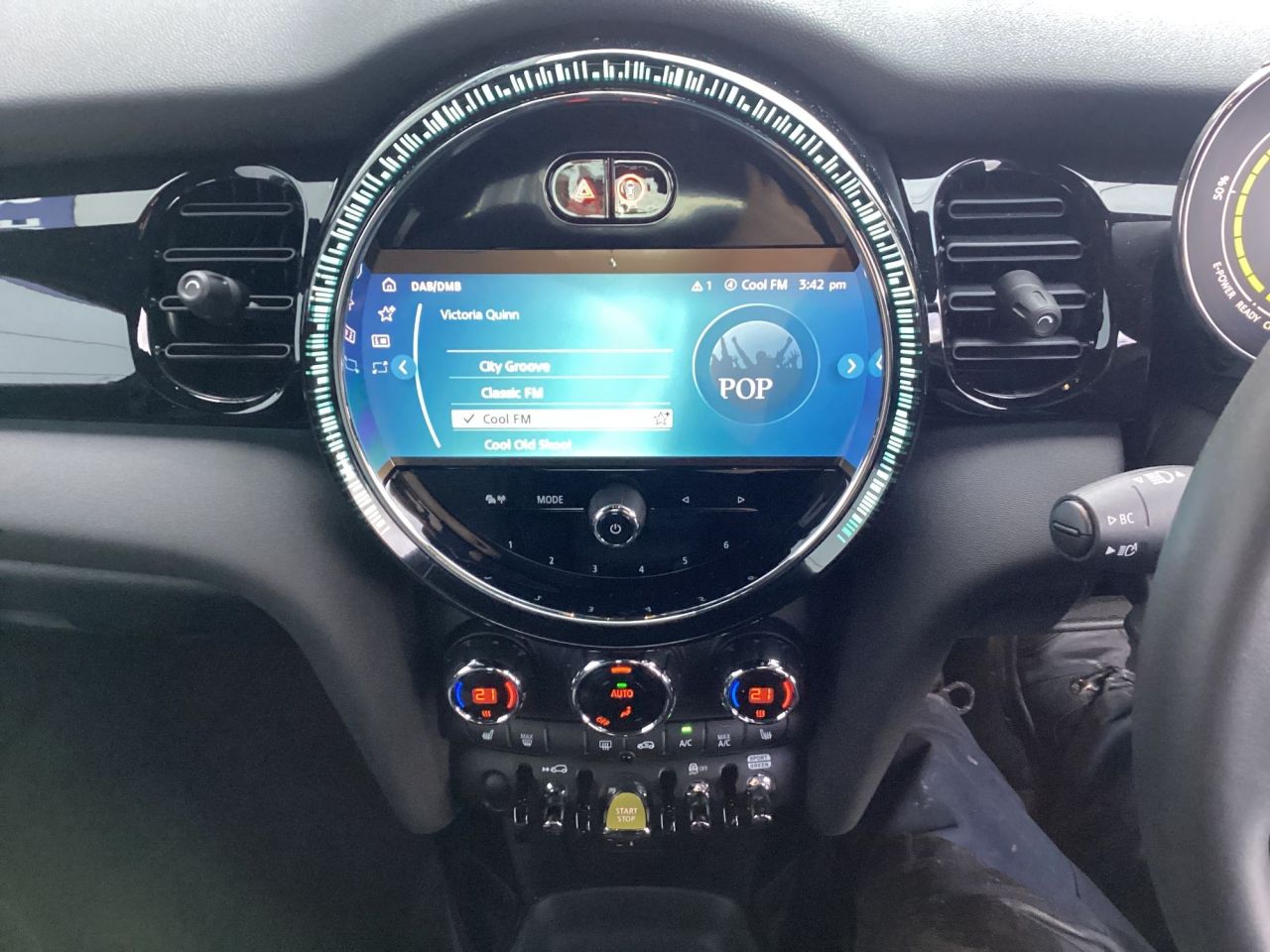 2022 MINI Electric Hatch Cooper SE 32.6kWh Level 2 Hatchback 3dr Electric Auto (184 ps) Only 9,200 m - vehicle photo 13 for sale on PureCar