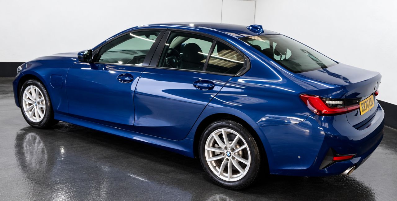 2020 BMW 3 SERIES 2.0 330e 12kWh SE Pro Saloon 4dr Petrol Plug-in Hybrid Auto Euro 6 (s/s) (2 - vehicle photo 6 for sale on PureCar