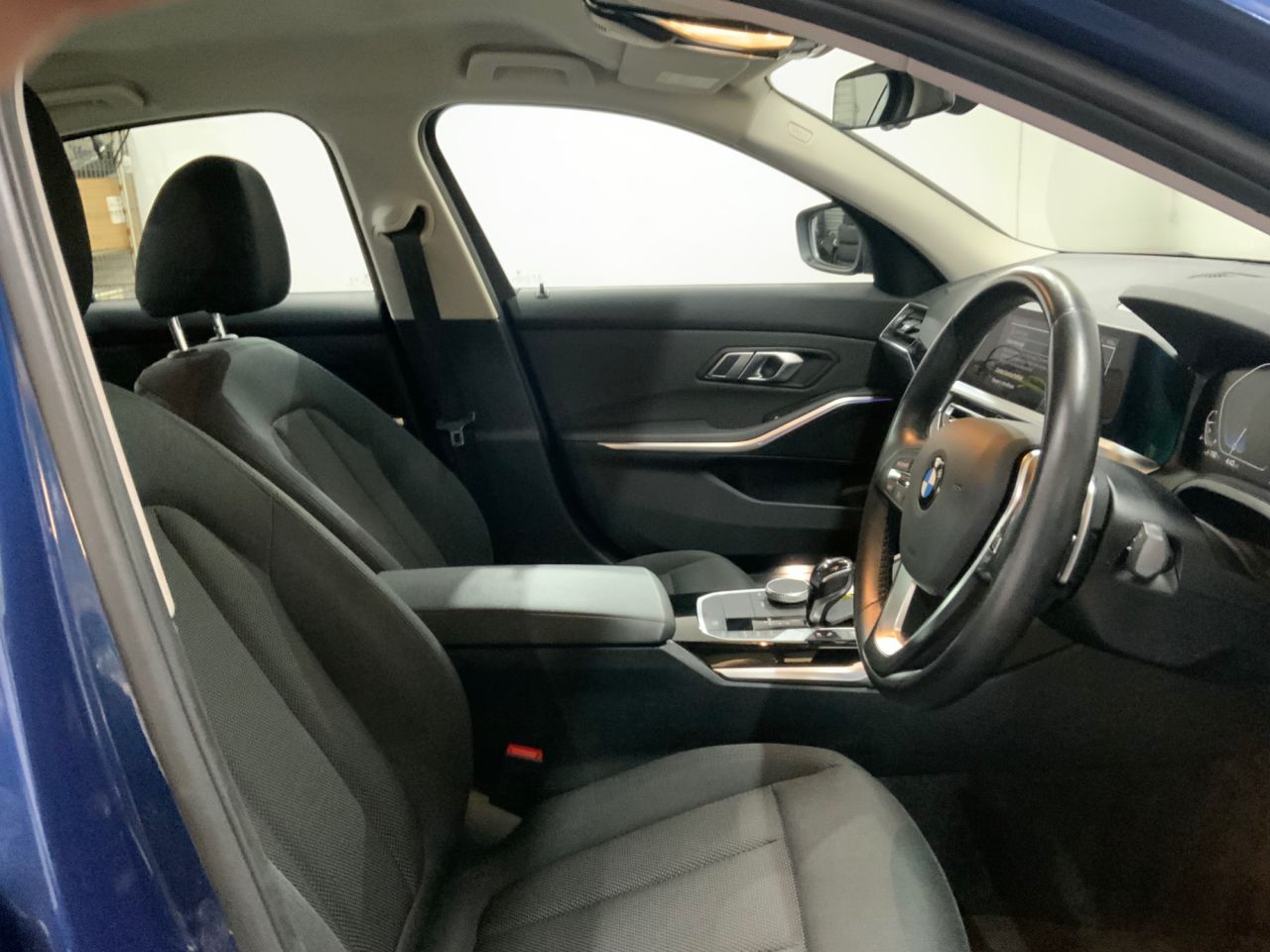 2020 BMW 3 SERIES 2.0 330e 12kWh SE Pro Saloon 4dr Petrol Plug-in Hybrid Auto Euro 6 (s/s) (2 - vehicle photo 11 for sale on PureCar
