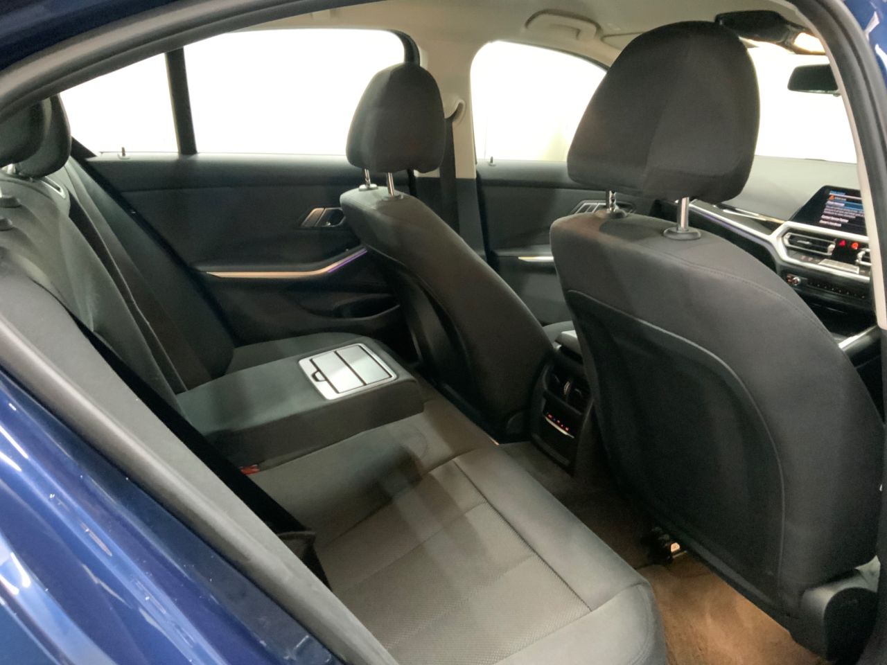 2020 BMW 3 SERIES 2.0 330e 12kWh SE Pro Saloon 4dr Petrol Plug-in Hybrid Auto Euro 6 (s/s) (2 - vehicle photo 19 for sale on PureCar