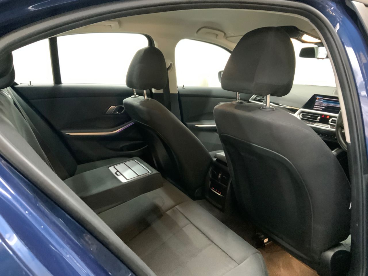 2020 BMW 3 SERIES 2.0 330e 12kWh SE Pro Saloon 4dr Petrol Plug-in Hybrid Auto Euro 6 (s/s) (2 - vehicle photo 21 for sale on PureCar
