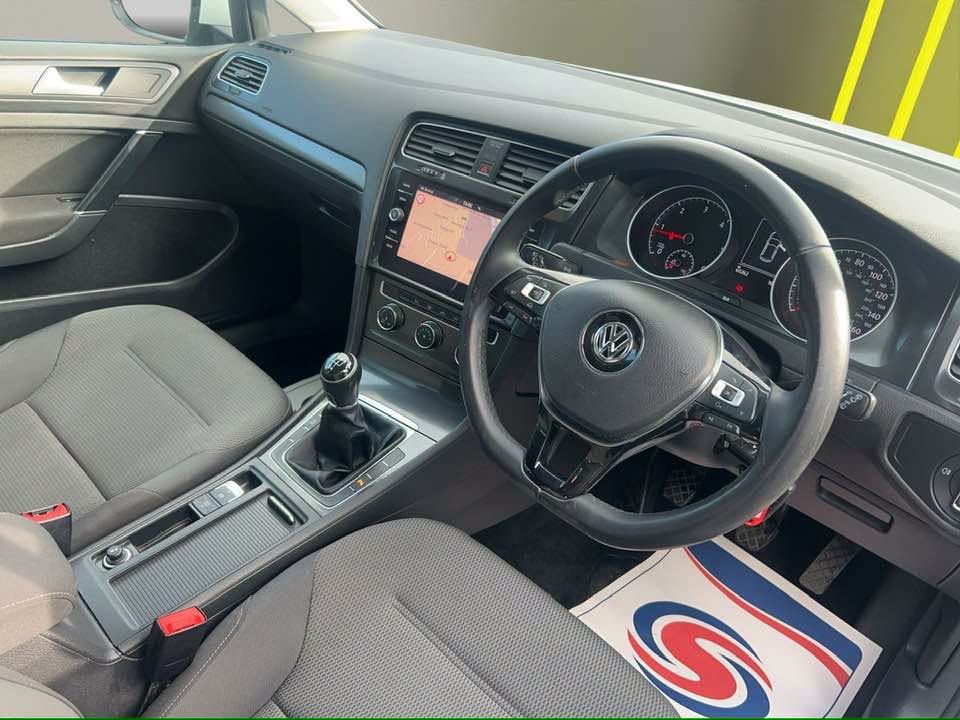 2017 VOLKSWAGEN GOLF 1.6 TDI SE Nav Hatchback 5dr Diesel Manual Euro 6 (s/s) (115 ps) - vehicle photo 9 for sale on PureCar