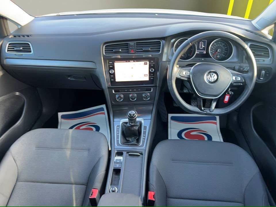 2017 VOLKSWAGEN GOLF 1.6 TDI SE Nav Hatchback 5dr Diesel Manual Euro 6 (s/s) (115 ps) - vehicle photo 10 for sale on PureCar