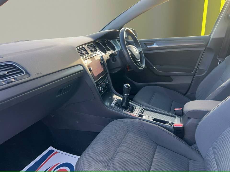 2017 VOLKSWAGEN GOLF 1.6 TDI SE Nav Hatchback 5dr Diesel Manual Euro 6 (s/s) (115 ps) - vehicle photo 12 for sale on PureCar