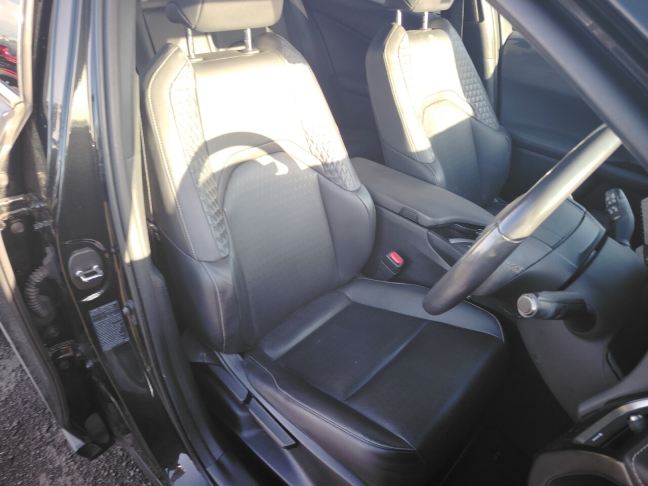 2021 LEXUS UX 2.0 250h SUV 5dr Petrol Hybrid E-CVT Euro 6 Premium Pack (s/s) (184 ps) - vehicle photo 10 for sale on PureCar
