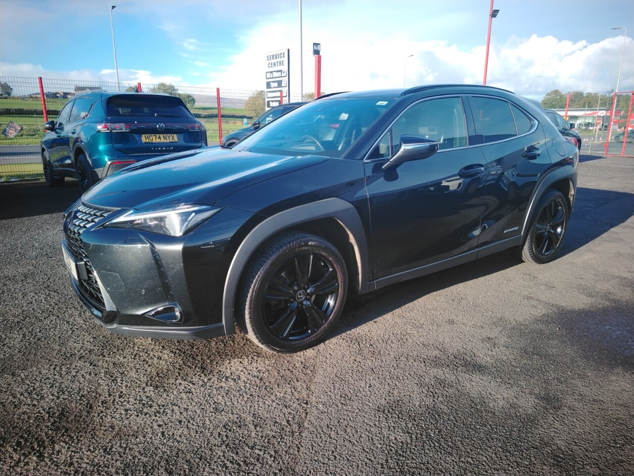 2021 LEXUS UX 2.0 250h SUV 5dr Petrol Hybrid E-CVT Euro 6 Premium Pack (s/s) (184 ps) - vehicle photo 3 for sale on PureCar