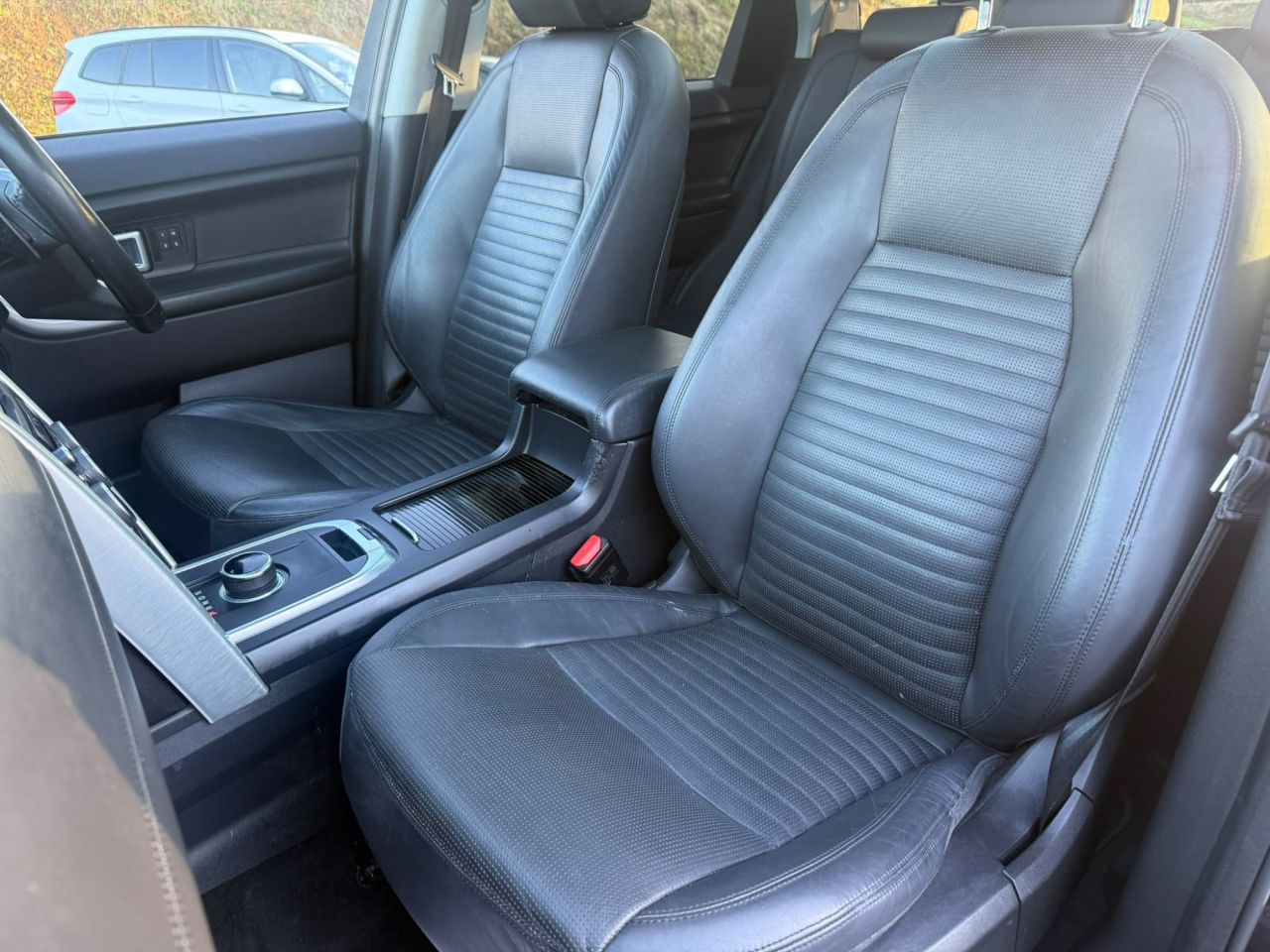 2018 LAND ROVER DISCOVERY SPORT 2.0 SD4 HSE Luxury SUV 5dr Diesel Auto 4WD Euro 6 (s/s) (240 ps) - vehicle photo 16 for sale on PureCar
