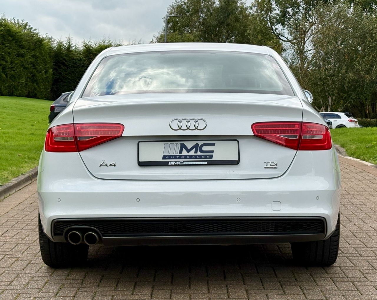 2014 AUDI A4 2.0 TDI Black Edition Saloon 4dr Diesel Manual quattro Euro 5 (s/s) (177 ps - vehicle photo 9 for sale on PureCar