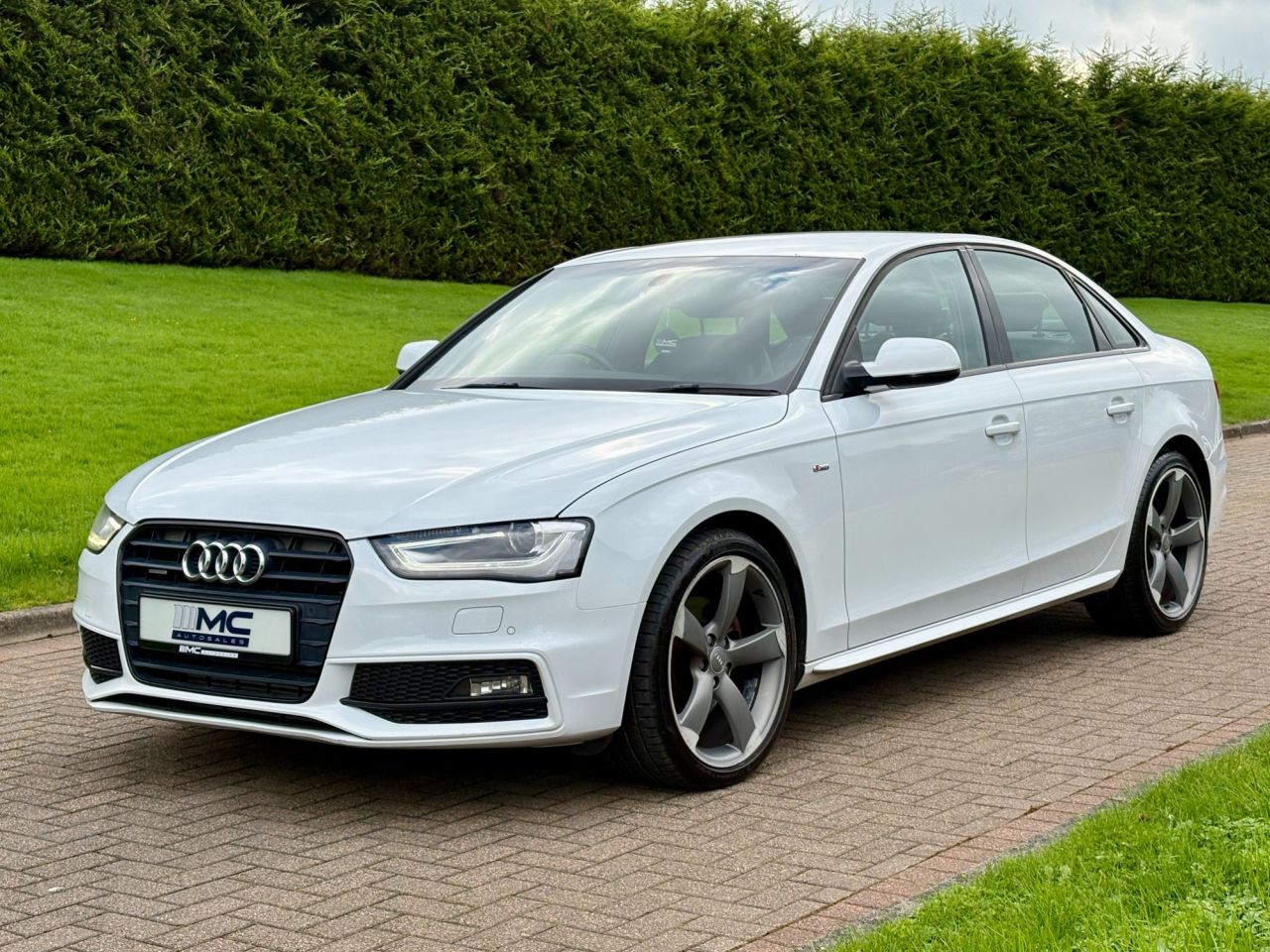 2014 AUDI A4 2.0 TDI Black Edition Saloon 4dr Diesel Manual quattro Euro 5 (s/s) (177 ps - vehicle photo 2 for sale on PureCar