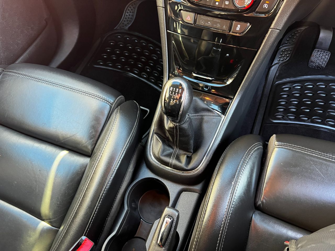 2018 VAUXHALL MOKKA X 1.4i Turbo ecoTEC Elite SUV 5dr Petrol Manual Euro 6 (s/s) (140 ps) - vehicle photo 12 for sale on PureCar