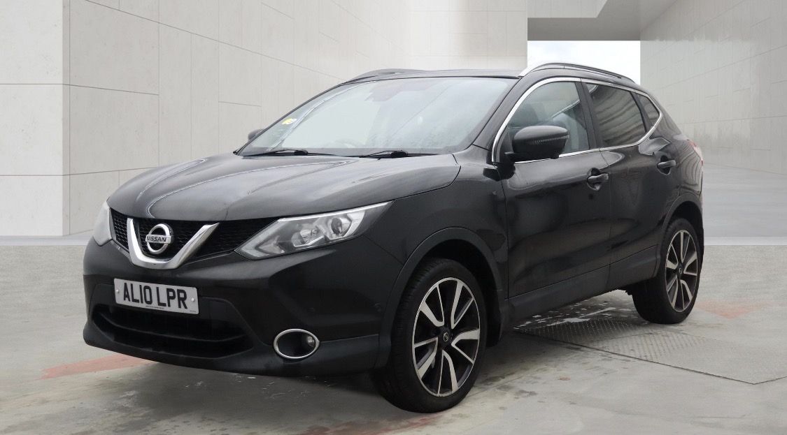 2017 NISSAN QASHQAI 1.6 dCi Tekna SUV 5dr Diesel Manual 2WD Euro 6 (s/s) (130 ps) - vehicle photo 2 for sale on PureCar