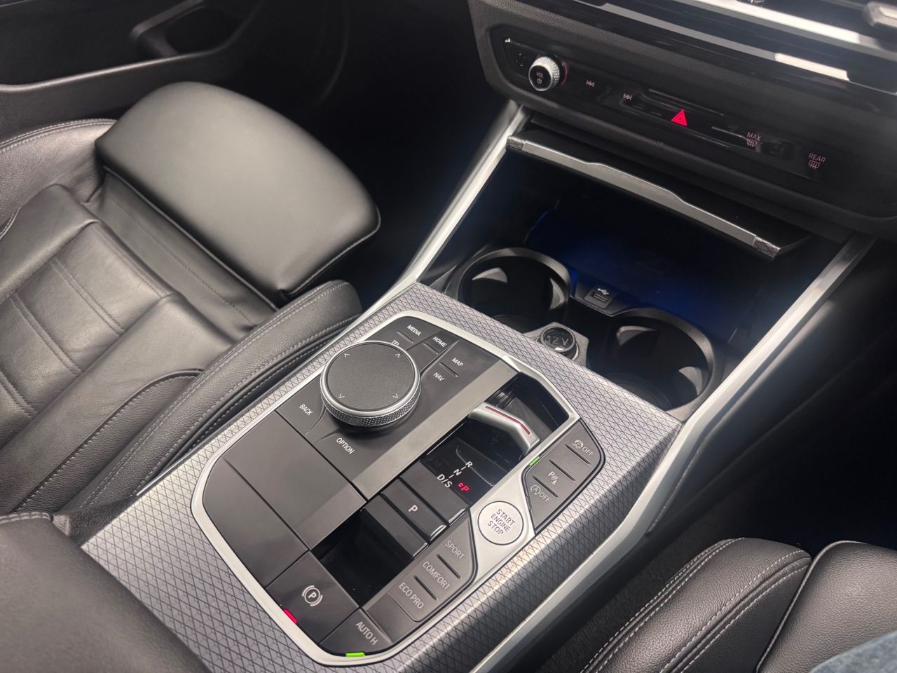 2024 BMW 3 SERIES 2.0 320i M Sport Saloon 4dr Petrol Auto Euro 6 (s/s) (184 ps) 1 OWNER FSH P - vehicle photo 3 for sale on PureCar