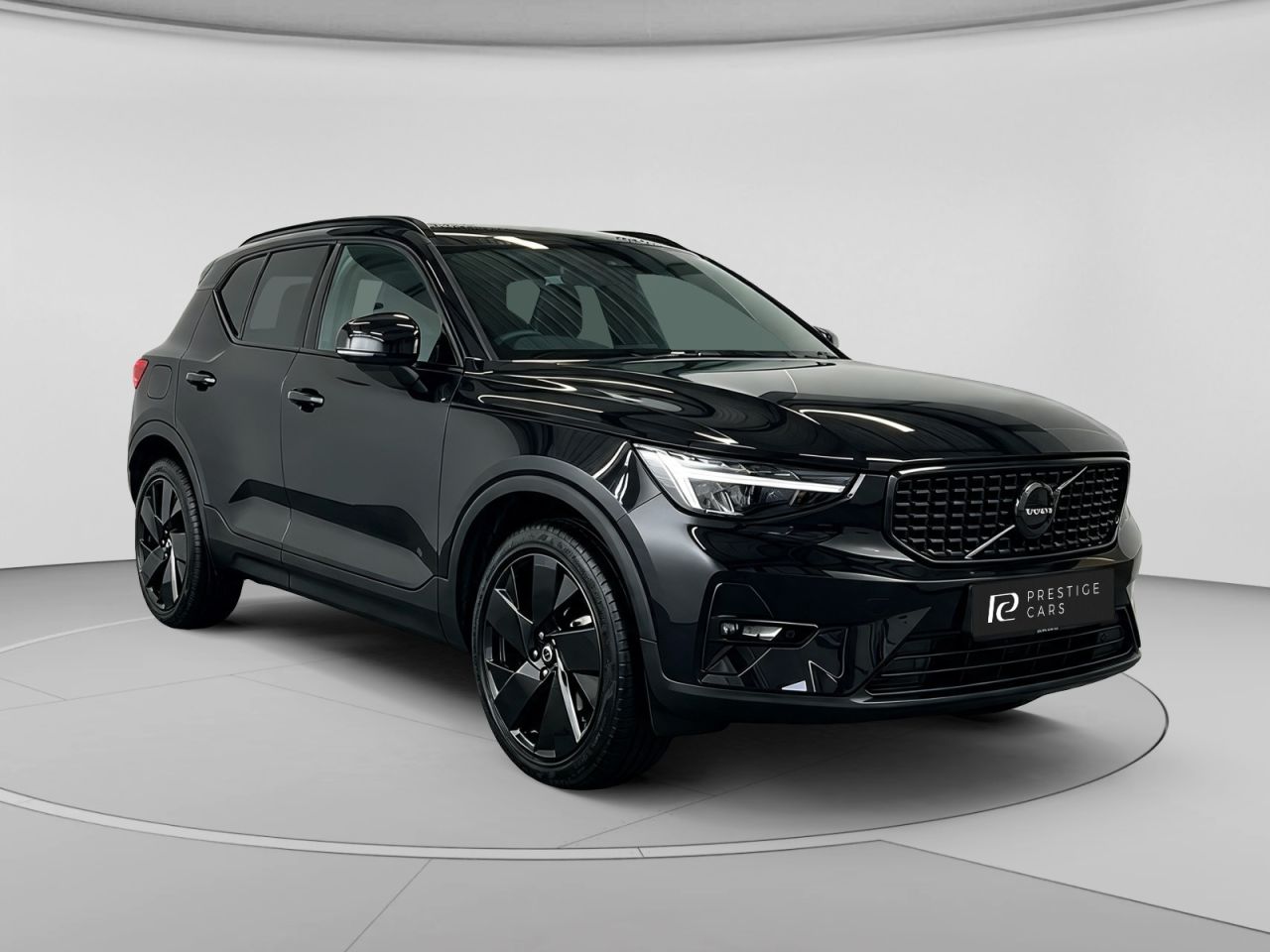 2025 Volvo XC40