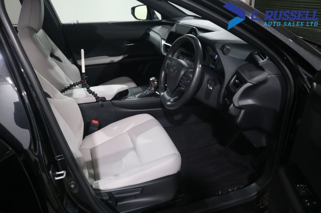 2023 LEXUS UX 2.0 250h F Sport Design SUV 5dr Petrol Hybrid E-CVT Euro 6 (s/s) (184 ps) - vehicle photo 21 for sale on PureCar
